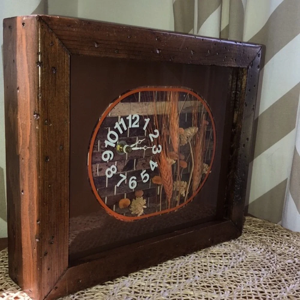 1970’s Vintage Shadowbox Clock With Dried Flowers